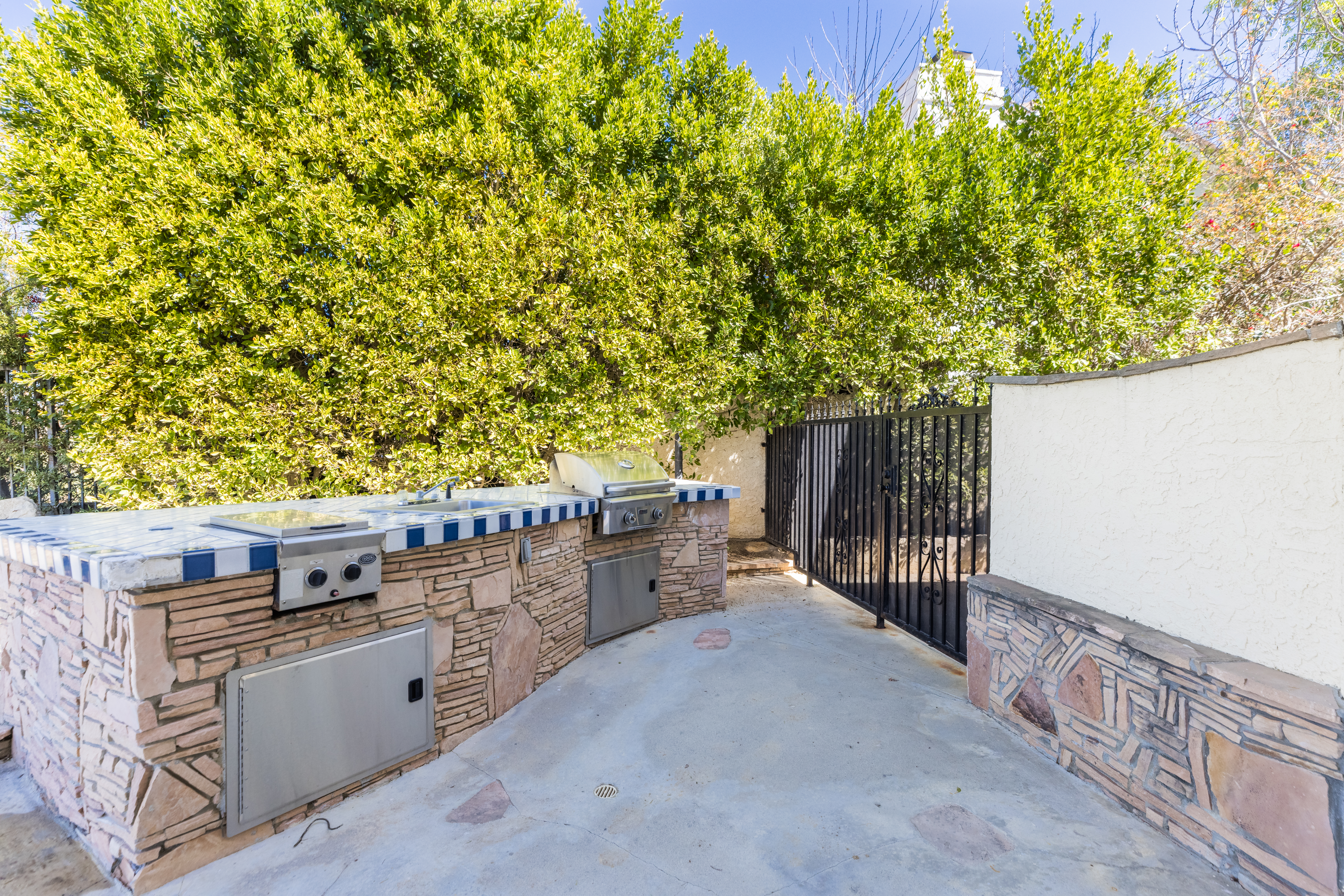Photo of 3725 Via Del Prado, Calabasas, CA, 91302